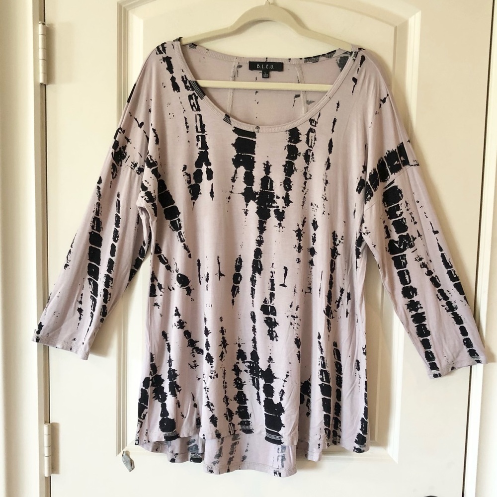 Tan and black dyed T-shirt or tunic by BLEU size Large